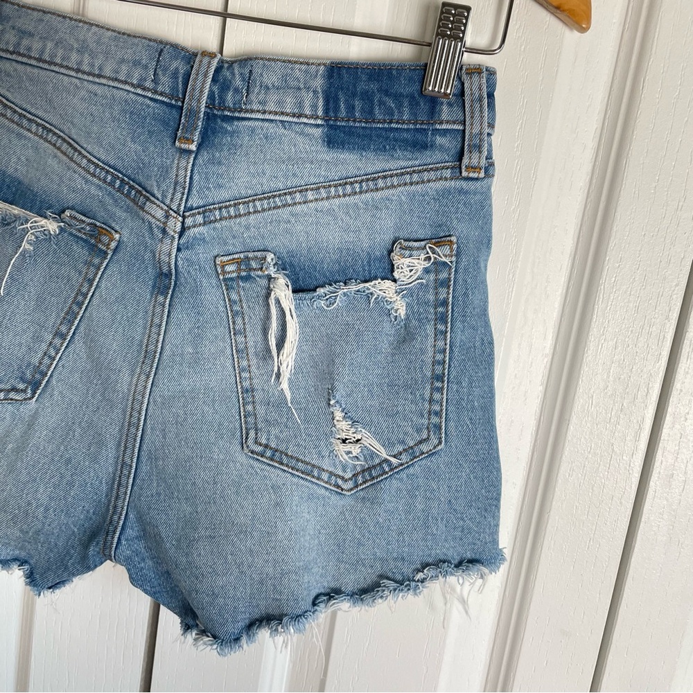 EUC Abercrombie & Fitch High Rise Mom Shorts Women’s 25 Blue Light Wash Stretch - Picture 7 of 14